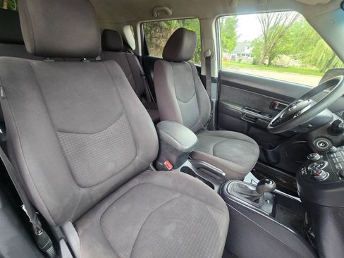 Used 2013 Kia Soul FWD image 27