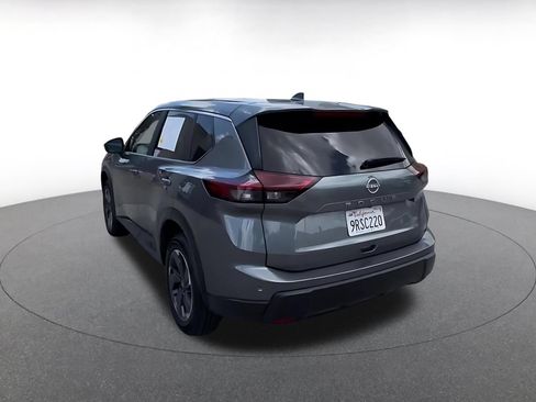 Used 2025 Nissan Rogue SV FWD image 11