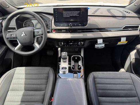 New 2026 Mitsubishi Outlander AWD image 11