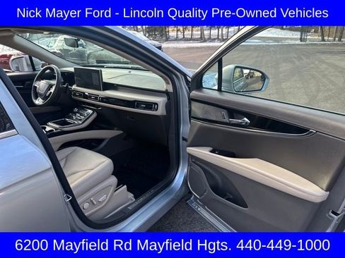 Used 2023 Lincoln Nautilus AWD w/ Premium Package image 10