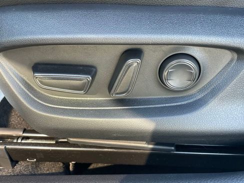 Used 2025 Toyota Camry Hybrid image 21