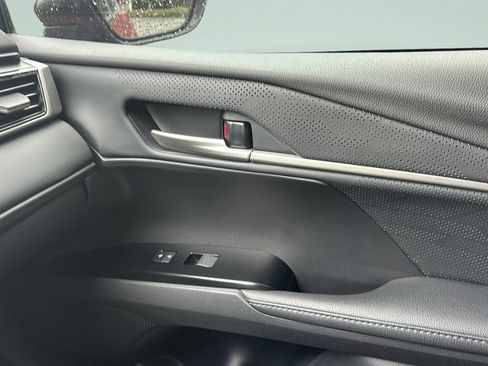Used 2025 Toyota Camry XSE FWD image 15