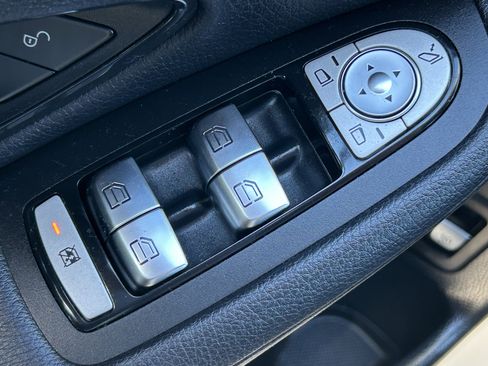 Used 2019 Mercedes-Benz GLC 300 GLC 300 image 21