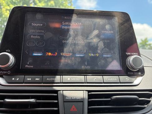 Used 2025 Nissan Altima 2.5 SV FWD image 17