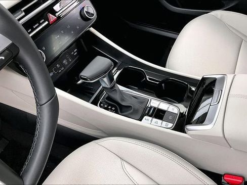 Certified 2025 Hyundai Tucson SEL image 9