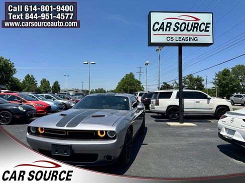 Used 2016 Dodge Challenger SXT w/ Blacktop Package RWD image 1