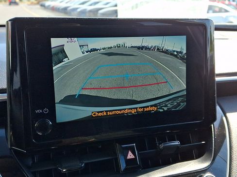 Used 2023 Toyota Corolla Cross LE w/ Moonroof Package image 18