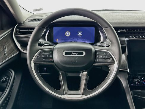 Used 2023 Jeep Grand Cherokee L Limited w/ Luxury Tech Group II AWD/4WD image 18