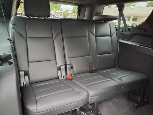 Used 2024 Cadillac Escalade ESV Luxury RWD image 14