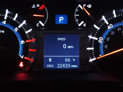 Used 2016 Toyota 4Runner Limited image 26