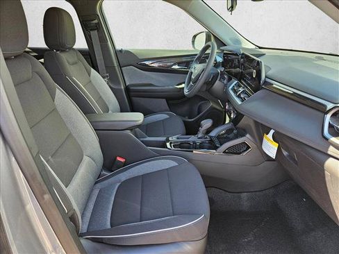 New 2026 Chevrolet TrailBlazer LT w/ Midnight Edition FWD image 17