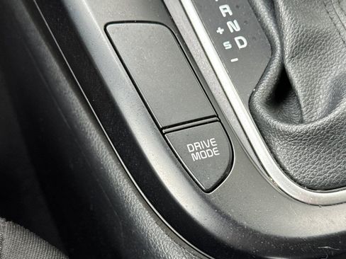 Used 2023 Kia Soul LX w/ Option Group 015 FWD image 32