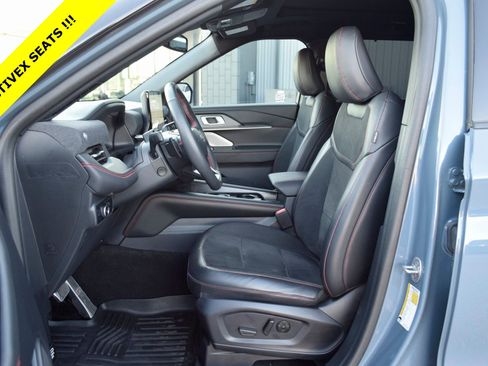 Certified 2025 Ford Explorer ST image 3