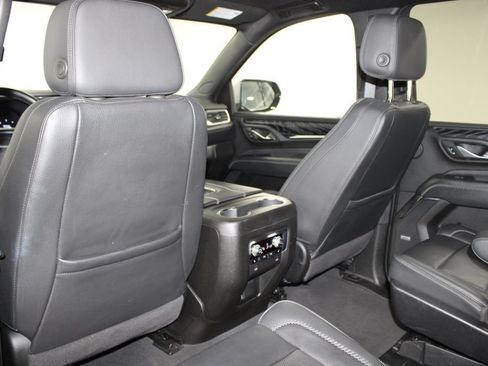 Used 2024 GMC Yukon XL Denali RWD image 29