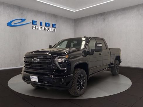New 2026 Chevrolet Silverado 2500 High Country w/ Midnight Edition AWD/4WD image 4
