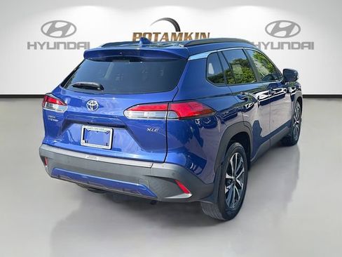 Used 2023 Toyota Corolla Cross XLE w/ Convenience Package FWD image 5