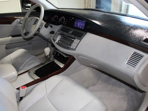 Used 2008 Toyota Avalon XLS FWD image 28