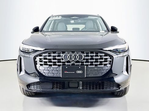 Certified 2025 Audi Q5 Premium Plus w/ Premium Plus image 2