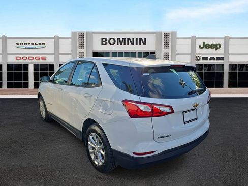 Used 2021 Chevrolet Equinox LS image 4