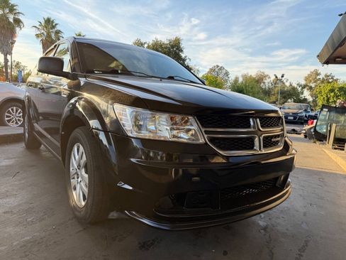 Used 2015 Dodge Journey American Value Package FWD image 3