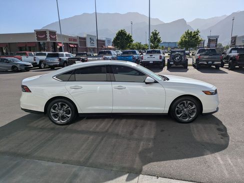 Used 2023 Honda Accord EX image 2