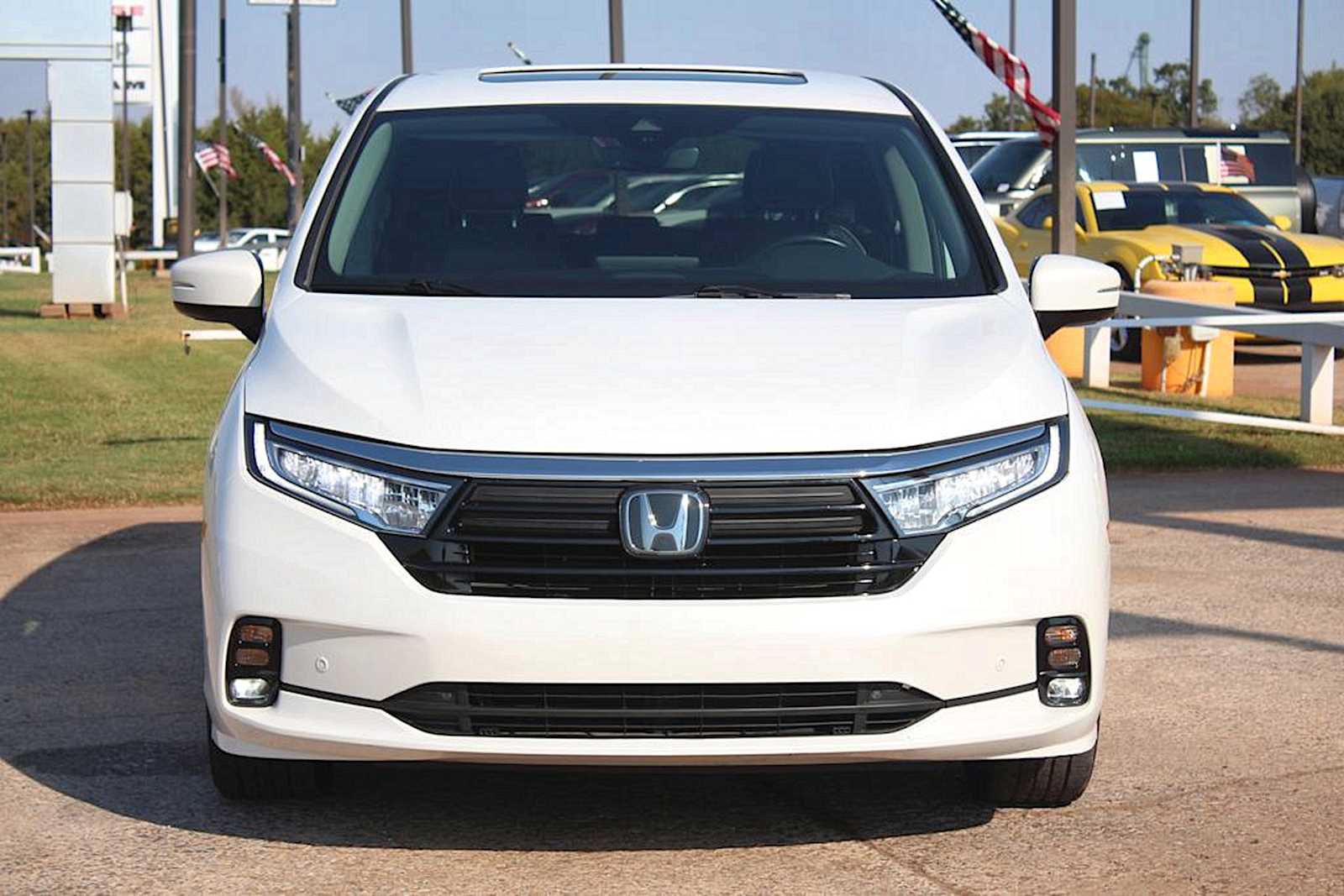 Used 2022 Honda Odyssey Elite image 3