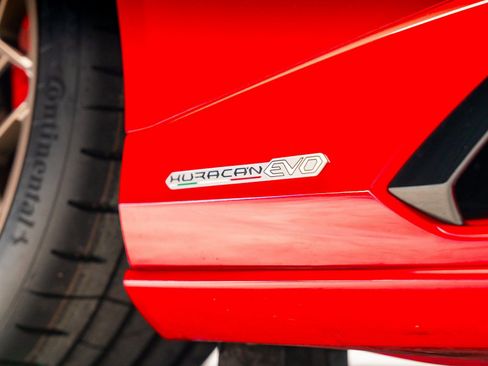 Used 2023 Lamborghini Huracan EVO AWD/4WD image 31