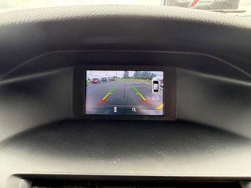 Used 2015 Ford Focus SE w/ SE Cold Weather Package FWD image 18