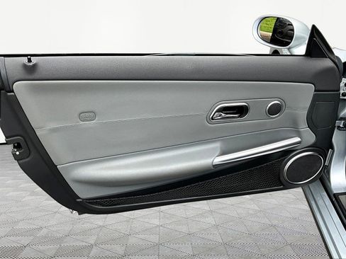 Used 2007 Chrysler Crossfire Limited RWD image 18