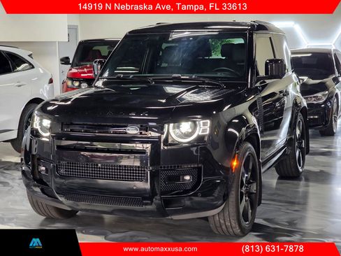 Used 2023 Land Rover Defender 90 X image 3