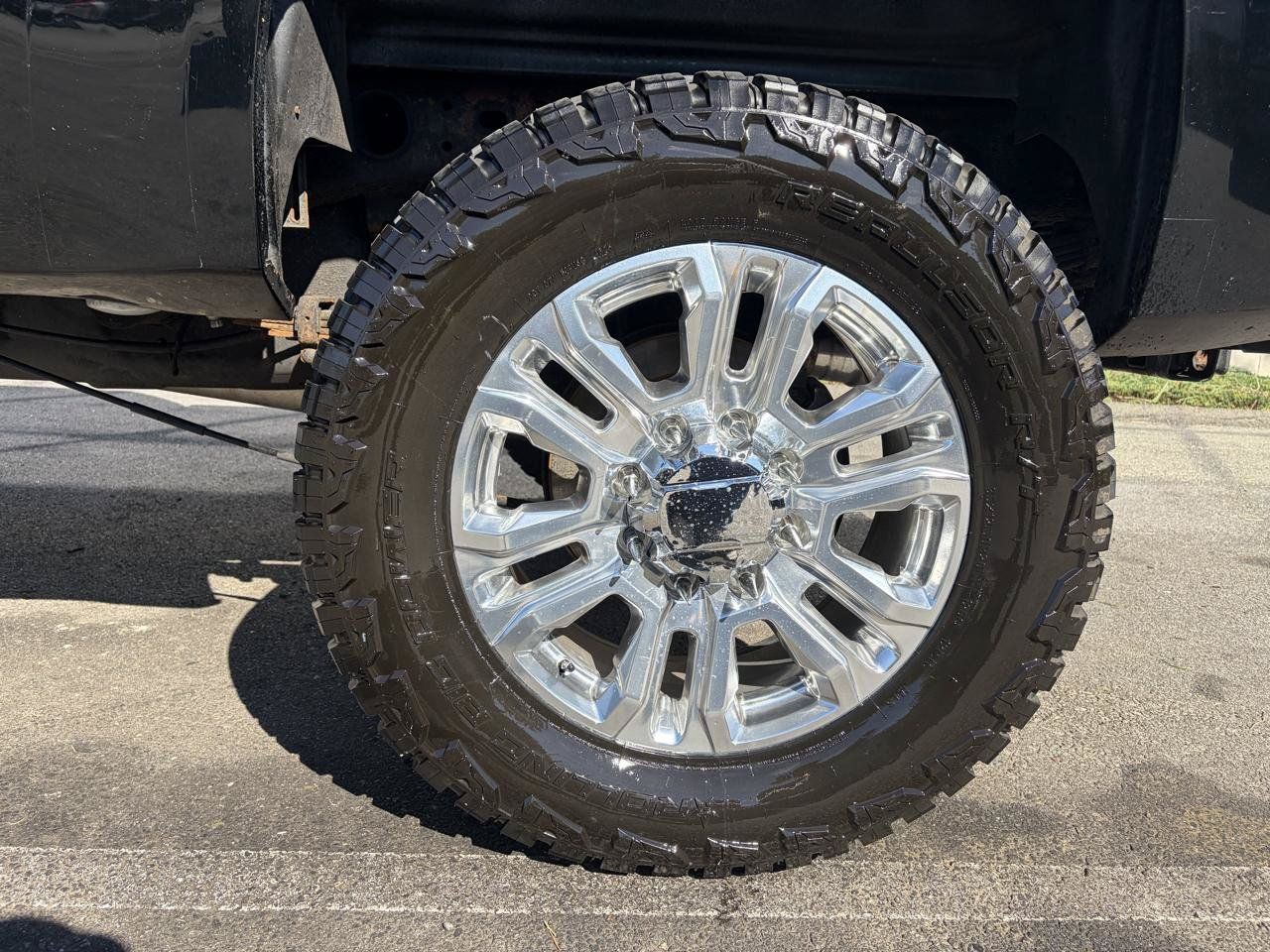 Used 2012 GMC Sierra 2500 Denali w/ Suspension Package, Off-Road AWD/4WD image 14