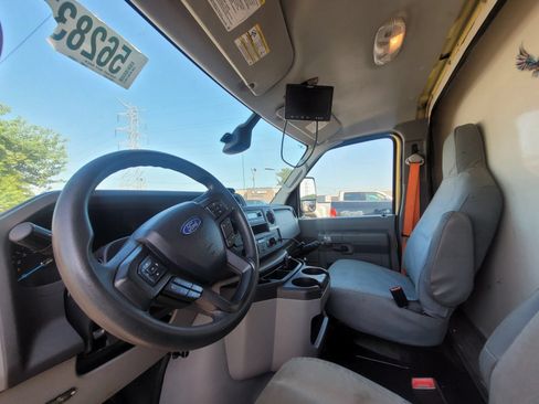 Used 2021 Ford E-450 and Econoline 450 Super Duty RWD image 26