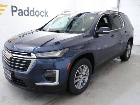 Used 2023 Chevrolet Traverse LT image 3