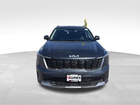 Used 2024 Kia Sorento S FWD image 4
