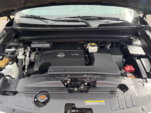 Used 2016 Nissan Pathfinder SV w/ SV Cold Weather Package image 23