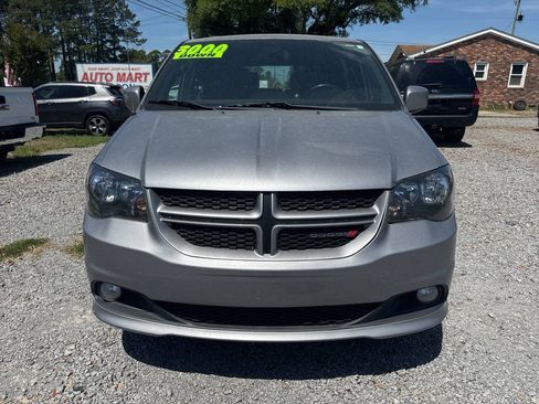 Used 2018 Dodge Grand Caravan GT FWD image 2