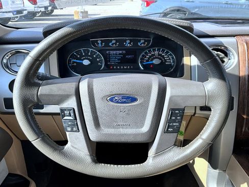 Used 2014 Ford F150 Lariat w/ Lariat Chrome Package image 12