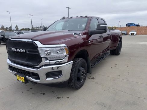 Used 2024 RAM 3500 Tradesman w/ Chrome Appearance Group image 4