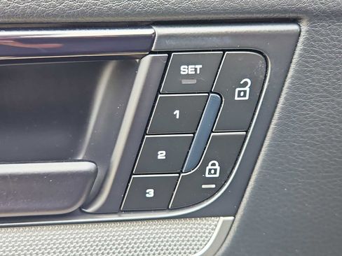 Certified 2024 Porsche Cayenne AWD/4WD image 16
