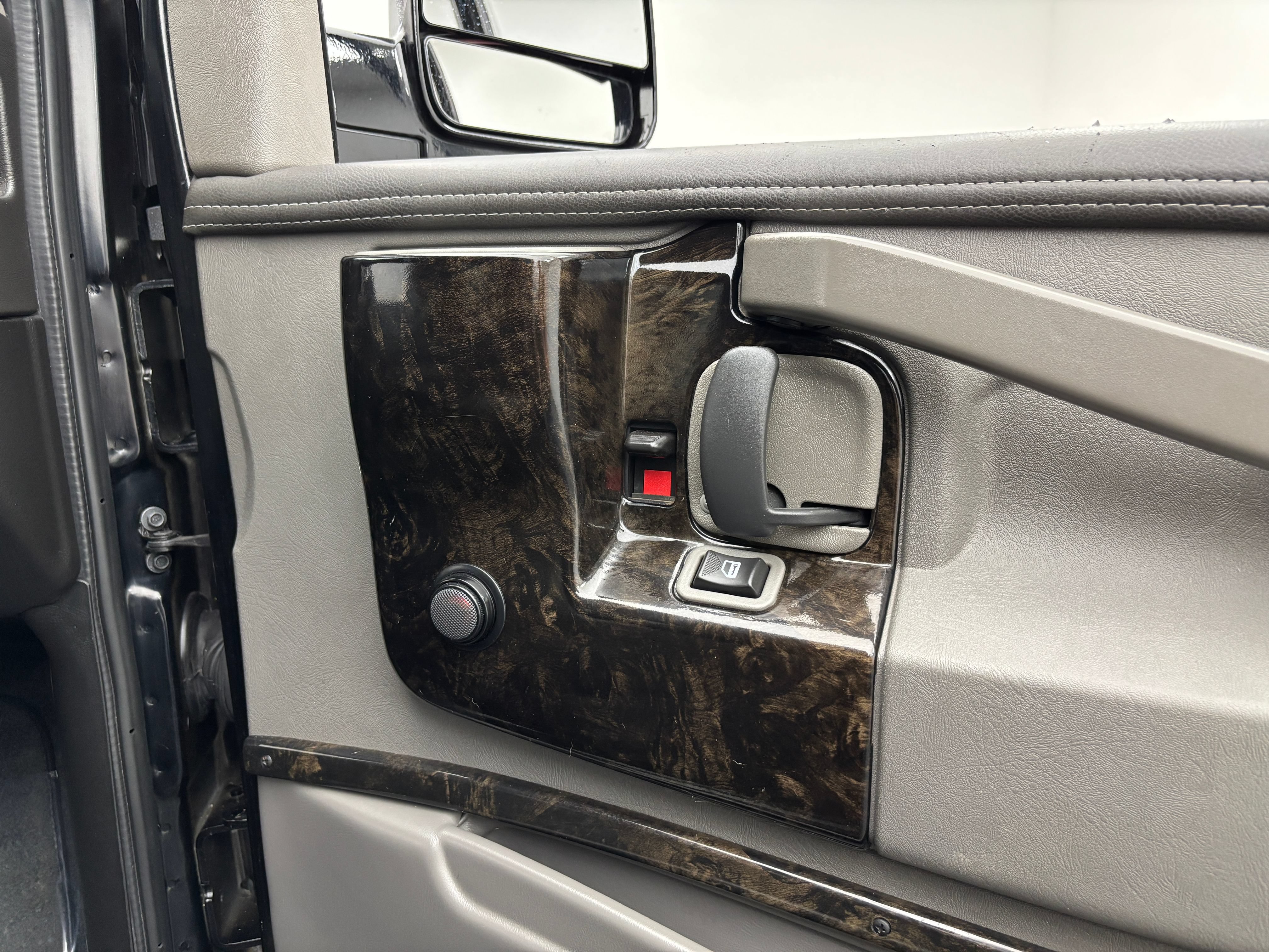 Used 2020 GMC Savana 2500 Extended w/ Enhanced Convenience Package RWD image 23