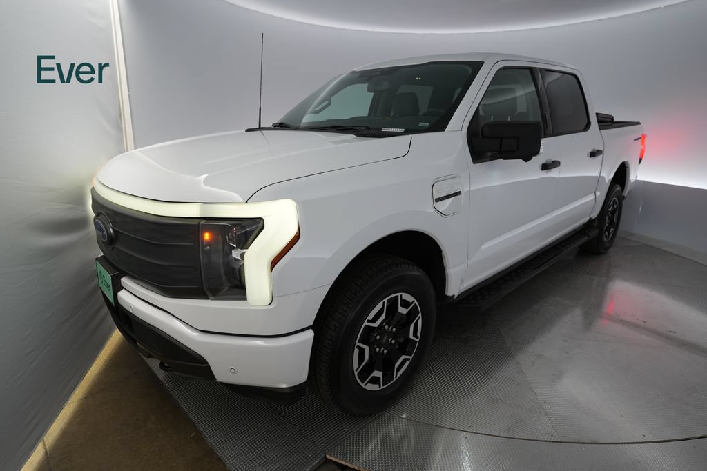 Used 2023 Ford F150 Lightning XLT AWD/4WD image 2