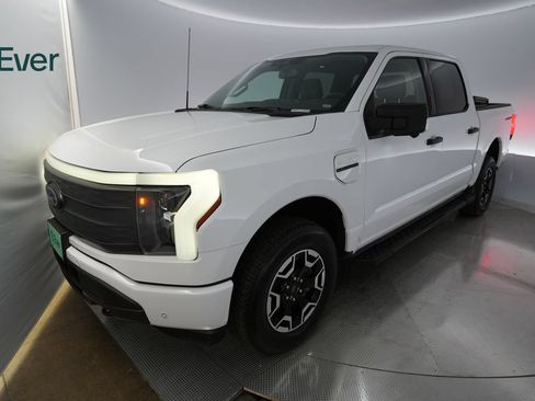 Used 2023 Ford F150 Lightning XLT AWD/4WD image 2