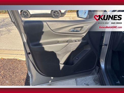Used 2024 Chevrolet Equinox LT image 8