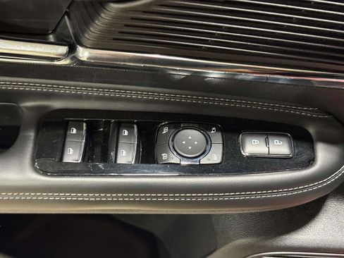 Used 2021 Lincoln Corsair AWD w/ Premium Package image 9