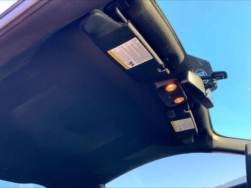 Used 2022 Ford Mustang Shelby GT500 w/ Carbon Fiber Track Pack image 13