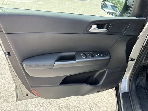 Used 2022 Kia Sportage Nightfall Edition FWD image 39
