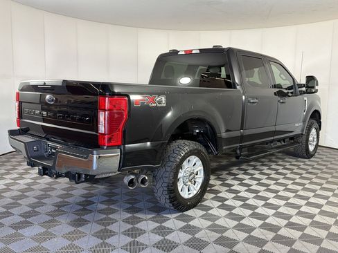 Used 2021 Ford F250 XLT w/ FX4 Off-Road Package AWD/4WD image 9