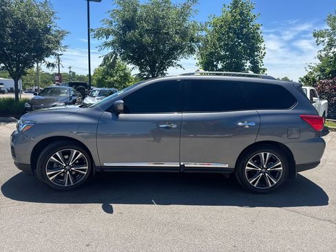 Used 2019 Nissan Pathfinder Platinum AWD/4WD image 4