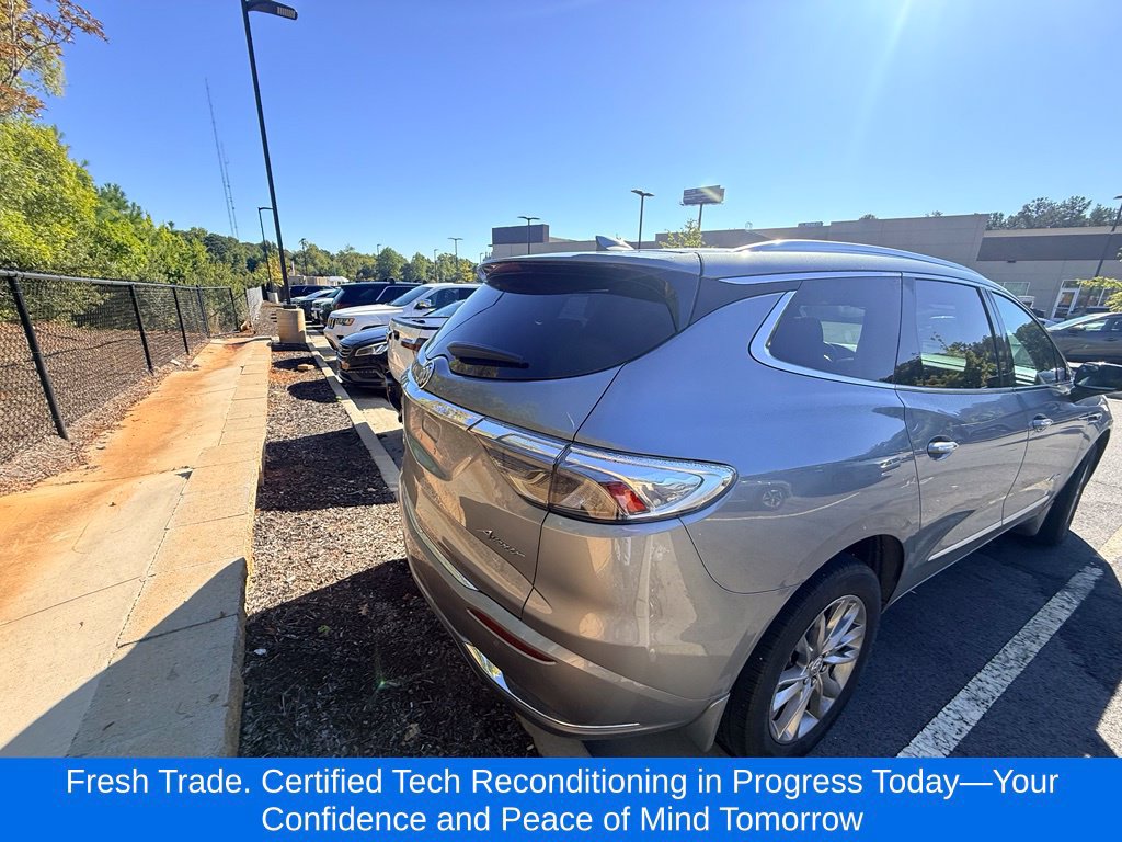 Used 2023 Buick Enclave Avenir w/ Avenir Technology Package FWD image 5