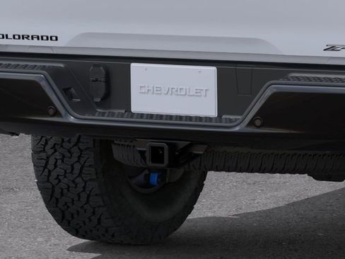New 2026 Chevrolet Colorado ZR2 w/ Technology Package AWD/4WD image 14